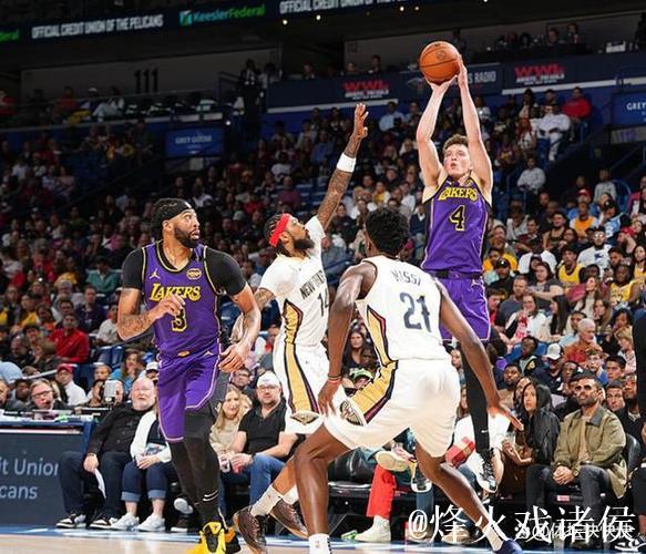 詹姆斯关键三分建功,克内克特27分湖人险胜鹈鹕喜迎5连胜 詹姆斯关键三分建功,克内克特27分湖人险胜鹈鹕喜迎5连胜